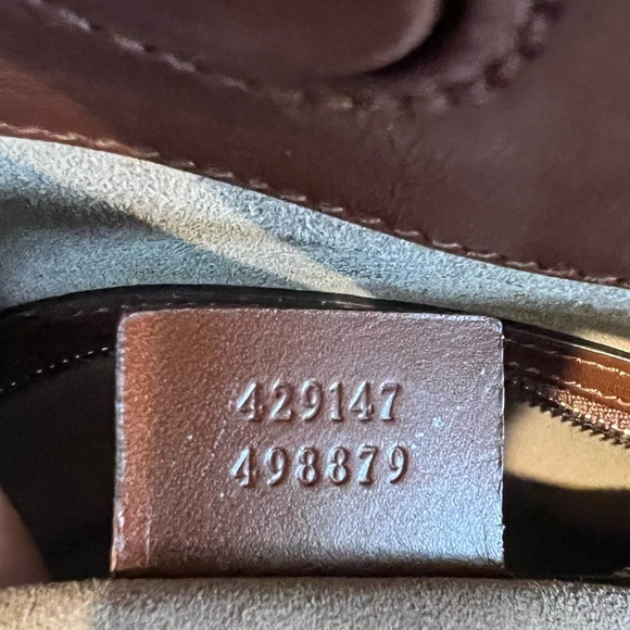 🌟Deal of the day🌟GUCCI
Original GG Supreme Canvas Linea Fold Over Bag - Picture 10 of 14